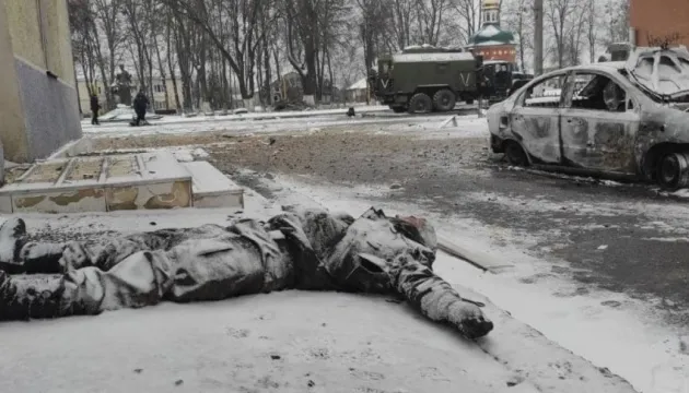 Wladimir Putins toten Soldaten auf dem Boden der Ukraine Bild 01
